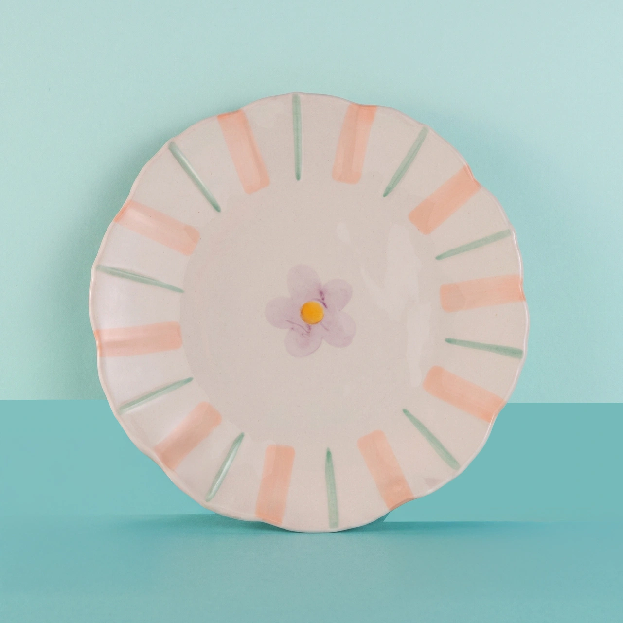 Plato Grande Líneas Rosadas